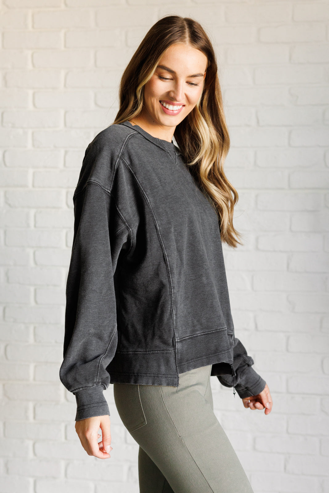 Quick Fix Mineral Wash Crew Neck Pullover in Black