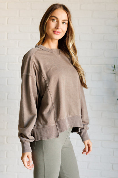 Quick Fix Mineral Wash Crew Neck Pullover in Mocha