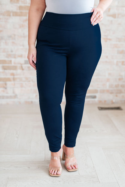 Magic Skinny Pants in Navy