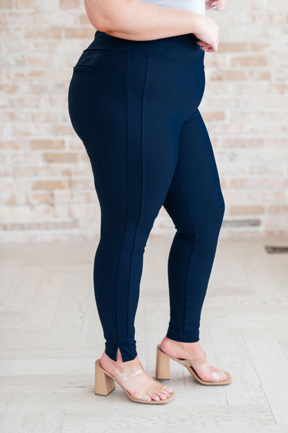 Magic Skinny Pants in Navy