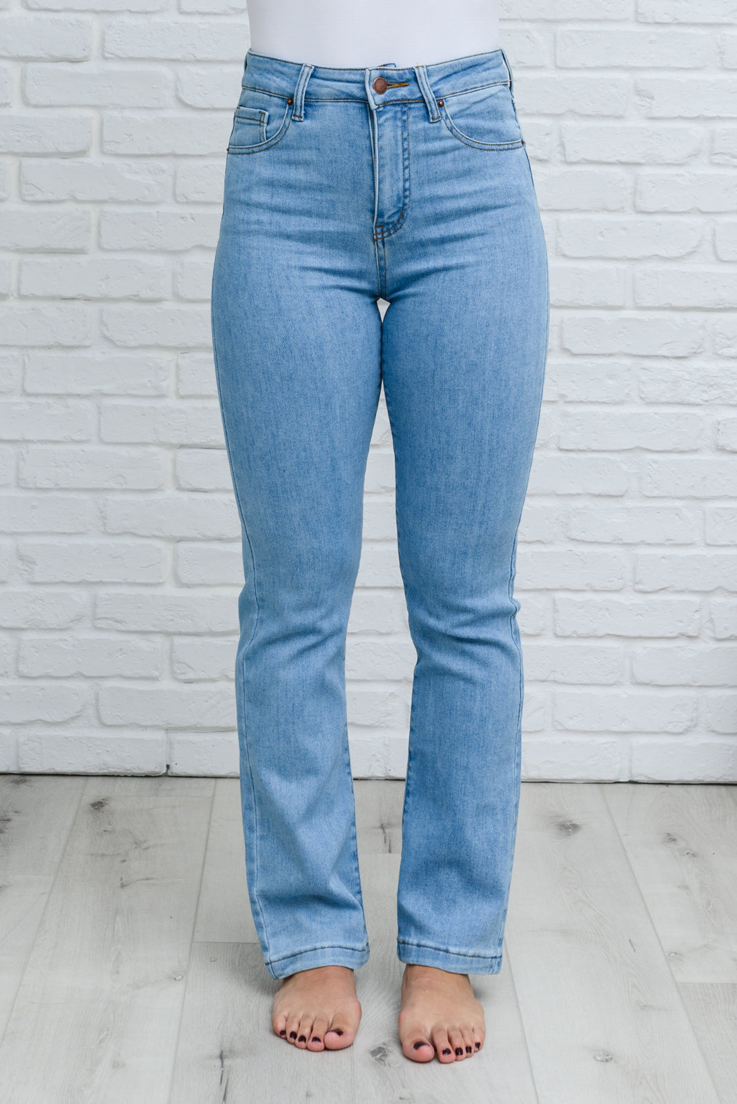 Rylee 90s High Rise Straight Leg Jeans